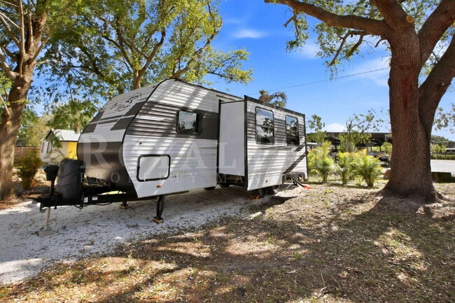 property at 1640 Daniels Dr