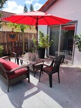 6999 W 25th Ave, Unit Studio/efficiency in Hialeah, FL - Building Photo - Building Photo