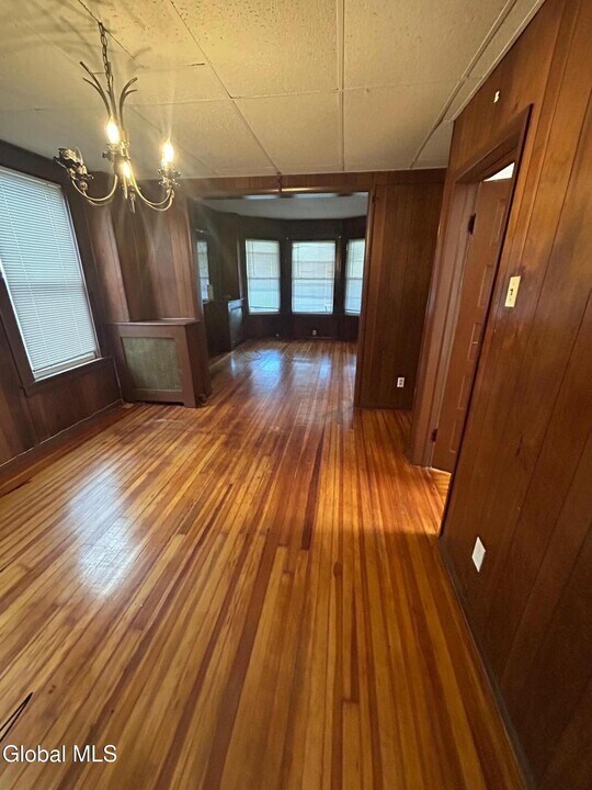 7 Rawson St in Albany, NY - Building Photo