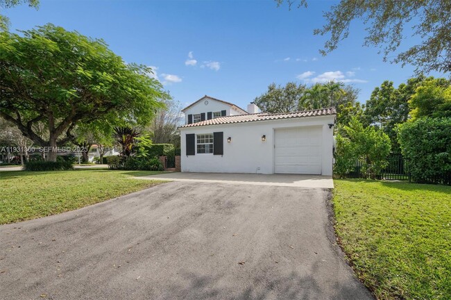 3002 Segovia St in Coral Gables, FL - Building Photo - Building Photo