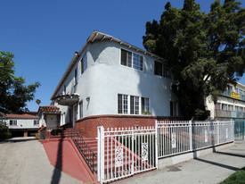 331-339 1/2 Mariposa Ave. Apartments