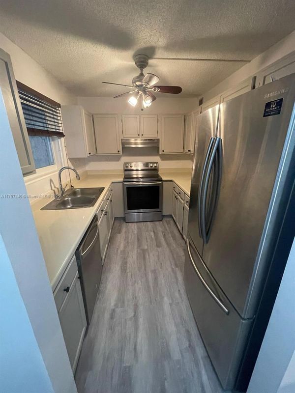property at 454 N Laurel Dr