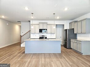 338 Lanier Cir in Woodstock, GA - Building Photo - Building Photo