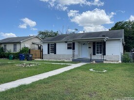 2010 Texas Ave in San Antonio, TX - Building Photo