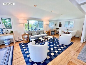 18 Quogo Neck Ln in Quogue, NY - Building Photo - Building Photo