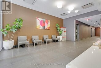 360 McLeod St in Ottawa, ON - Building Photo - Building Photo