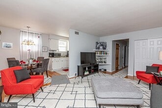 3518 Rhoads Ave, Unit Apt A2 in Newtown Square, PA - Building Photo - Building Photo