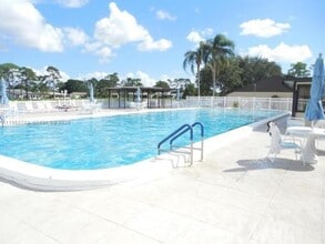 441 Pine Glen Ln in Greenacres, FL - Building Photo - Building Photo