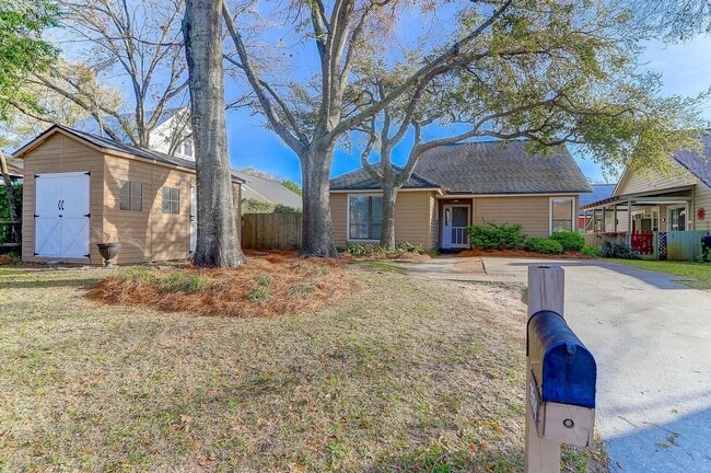 1514 Barquentine Dr in Mount Pleasant, SC - Building Photo - Building Photo