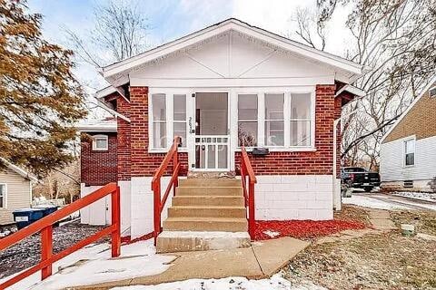 property at 2835 N Hanley Rd