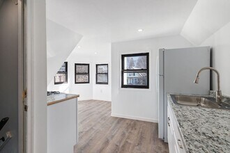 84 N Allen St in Albany, NY - Building Photo - Building Photo
