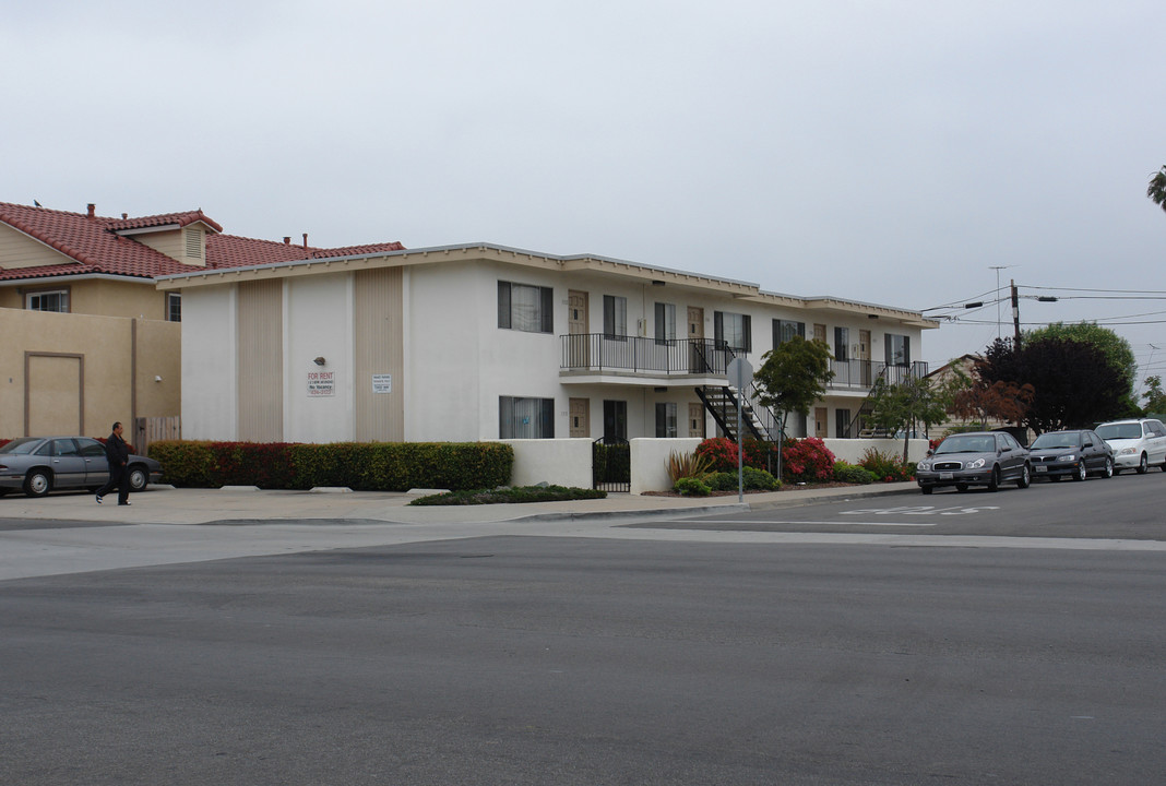 1310-1322 Fern Ave in Imperial Beach, CA - Building Photo