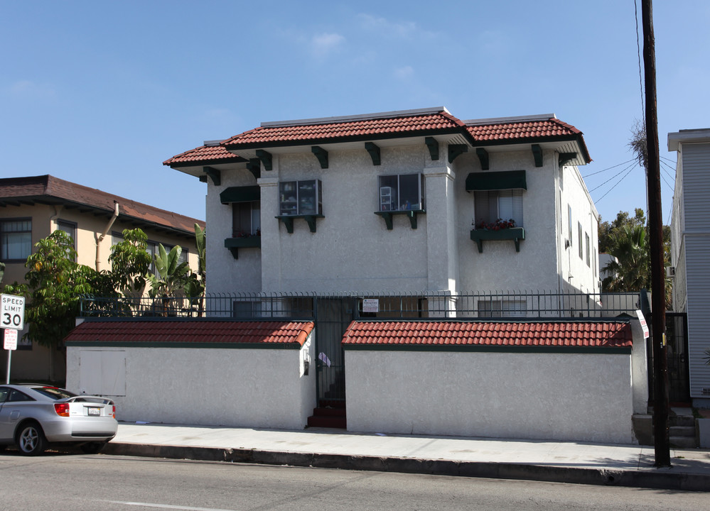 1615 E Broadway in Long Beach, CA - Building Photo