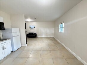 808 NW 19th St in Fort Lauderdale, FL - Building Photo - Building Photo