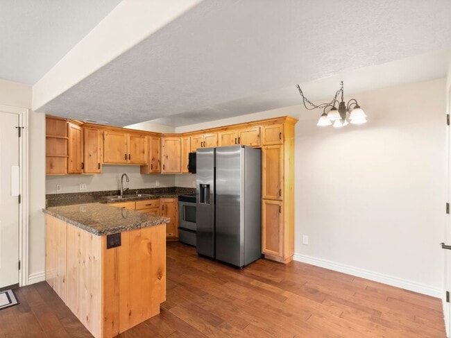property at 986 W 270 S