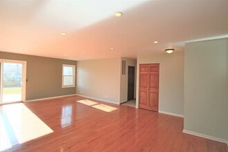 2373 Crescent Ln S in Aurora, IL - Building Photo - Building Photo