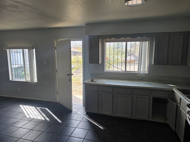 132-134 E Michigan Dr in Tucson, AZ - Building Photo - Building Photo