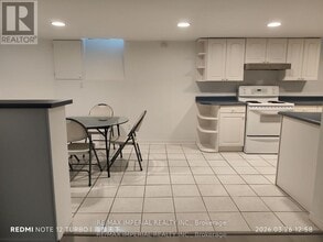 493 Blackstock Rd in Newmarket, ON - Building Photo - Building Photo