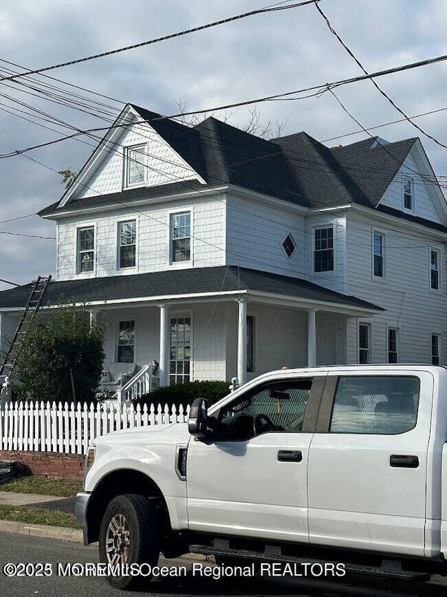 608 Park Pl Ave in Bradley Beach, NJ - Foto de edificio - Building Photo