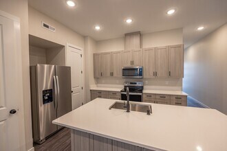 2009 E 13th St in Vancouver, WA - Building Photo - Building Photo