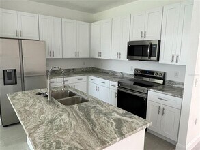 917 Gateshead Ct in Poinciana, FL - Building Photo - Building Photo