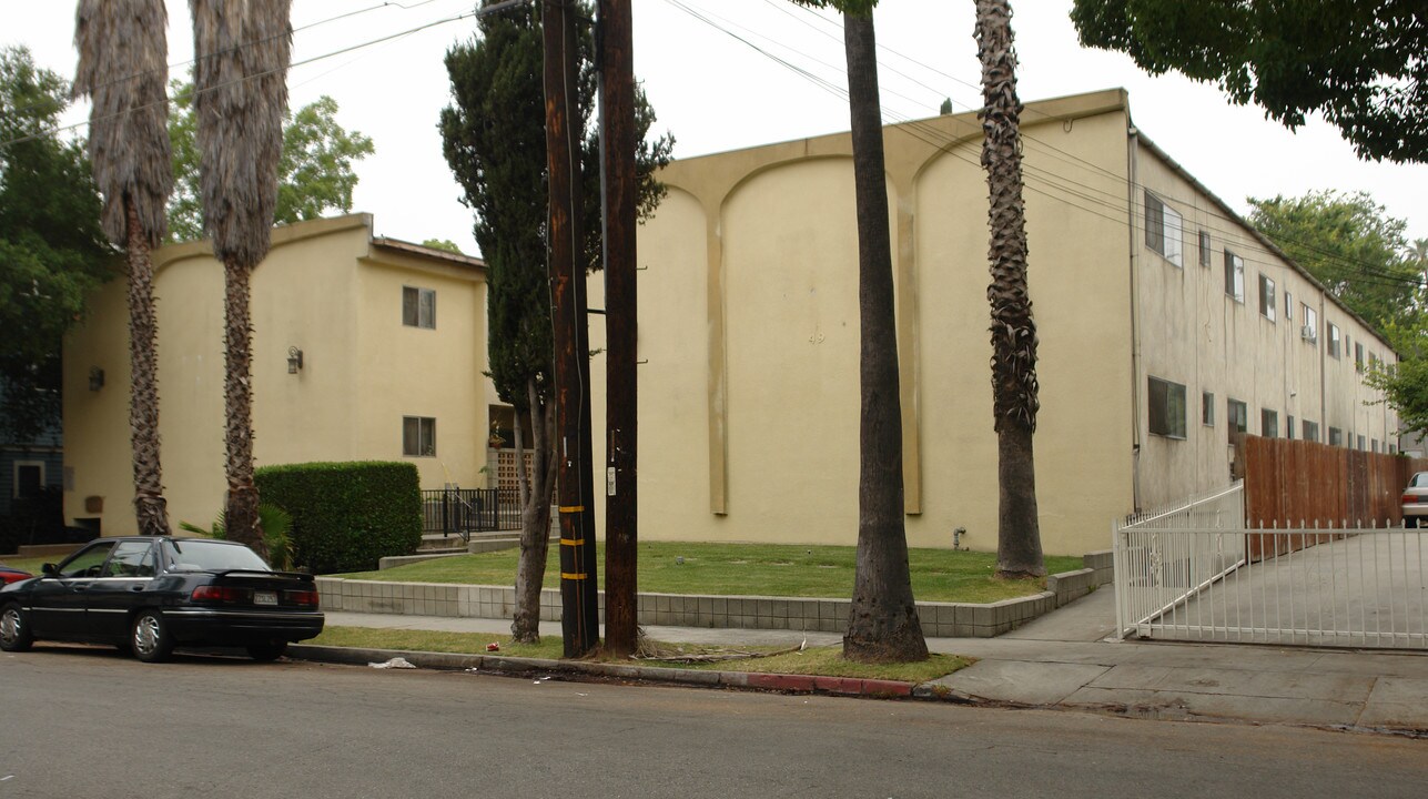 41-49 Marion Ave in Pasadena, CA - Building Photo