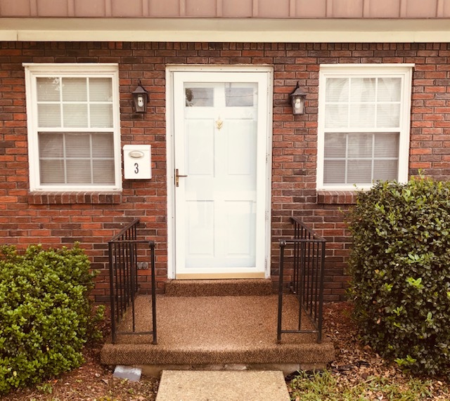 137 Greenwood Ave in Belle Vernon, PA - Foto de edificio