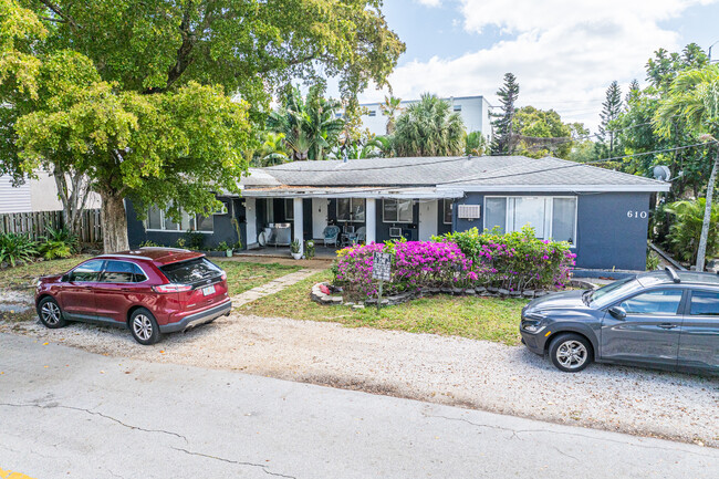610 NE 12th Ave in Fort Lauderdale, FL - Building Photo - Building Photo