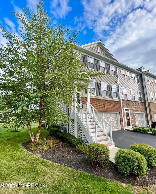 155 Waypoint Dr in Eatontown, NJ - Building Photo - Building Photo