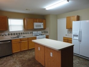 18107 Quiet Ridge Ln in Cypress, TX - Foto de edificio - Building Photo