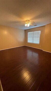 7816 Comal St photo'