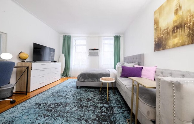 328 E 74th St, Unit SI ID1032016P in New York, NY - Building Photo - Building Photo