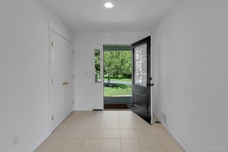 1155 Tasker Ln in Greenport, NY - Building Photo - Building Photo