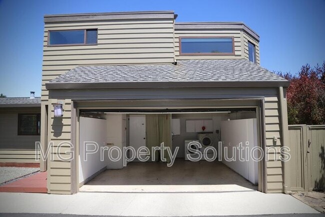 974 Vernal Ave in Mill Valley, CA - Building Photo - Building Photo