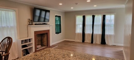 129 Gracey Hts in Sparta, TN - Foto de edificio - Building Photo