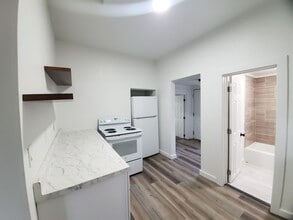 11 E Market Ave in Kellogg, ID - Building Photo - Building Photo