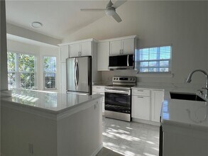 1950 Westminster Cir, Unit 7 in Vero Beach, FL - Building Photo - Building Photo