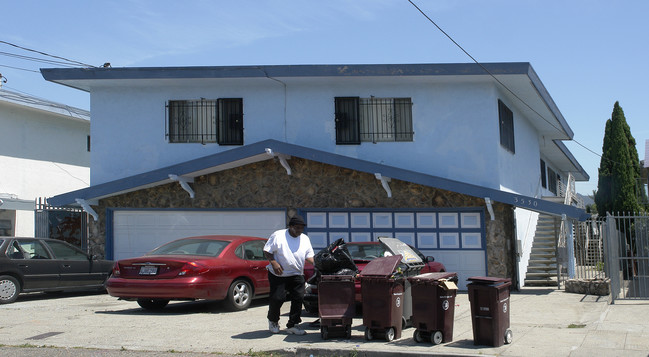 3530 Custer St in Oakland, CA - Foto de edificio - Building Photo