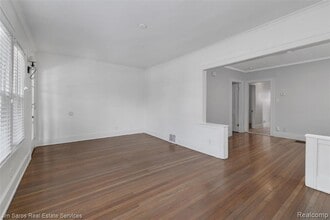 1322 Wayburn St in Grosse Pointe Park, MI - Foto de edificio - Building Photo