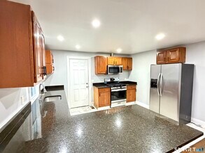 184 Park St in Bridgeport, CT - Building Photo - Building Photo