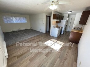212 9th Ave S in Casselton, ND - Building Photo - Building Photo