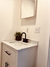 154 Grove St, Unit 2 in Bangor, ME - Building Photo - Building Photo