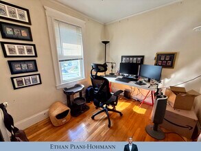 16 Birch Rd, Unit 1 in Watertown, MA - Building Photo - Building Photo
