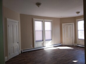 17 Linden St, Unit FL2 in Bayonne, NJ - Building Photo - Building Photo