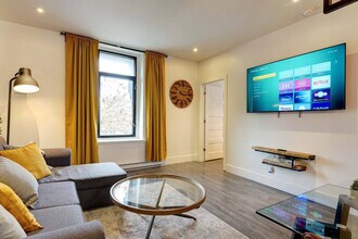 3829 QC-335 in Montréal, QC - Building Photo - Building Photo