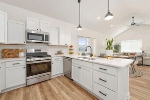 2319 S Spg Hl Ct in Goddard, KS - Building Photo