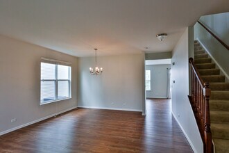 2564 Retreat Cir in Lisle, IL - Building Photo - Building Photo