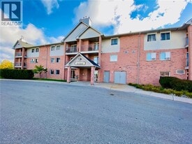 140 Conway Dr in London, ON - Building Photo