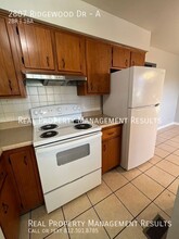 2807 Ridgewood Dr-Unit -A in Evansville, IN - Foto de edificio - Building Photo