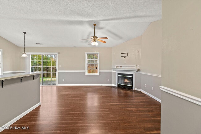 409 Sumrell Way in Hubert, NC - Building Photo - Building Photo